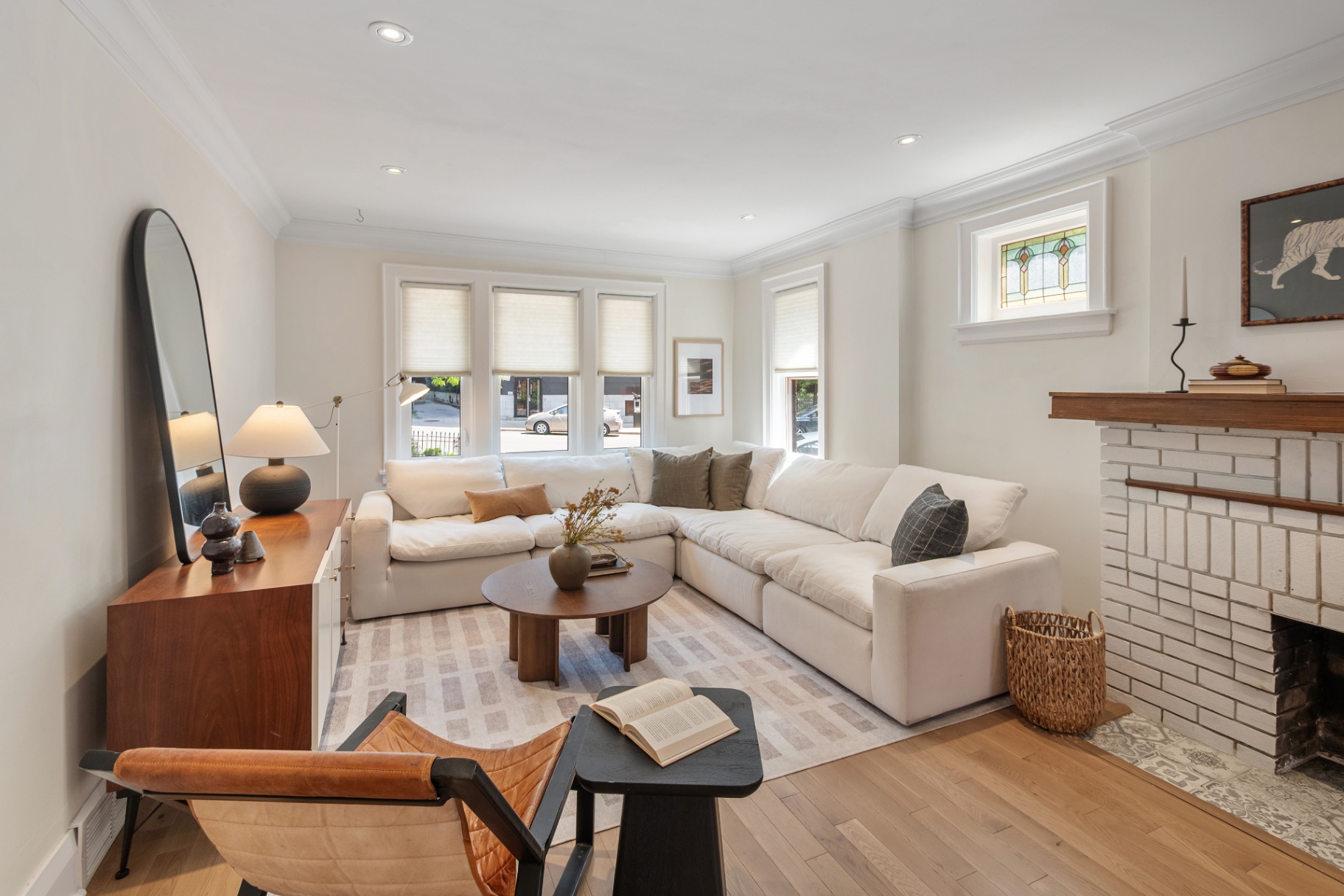 26 Main Street interior 4