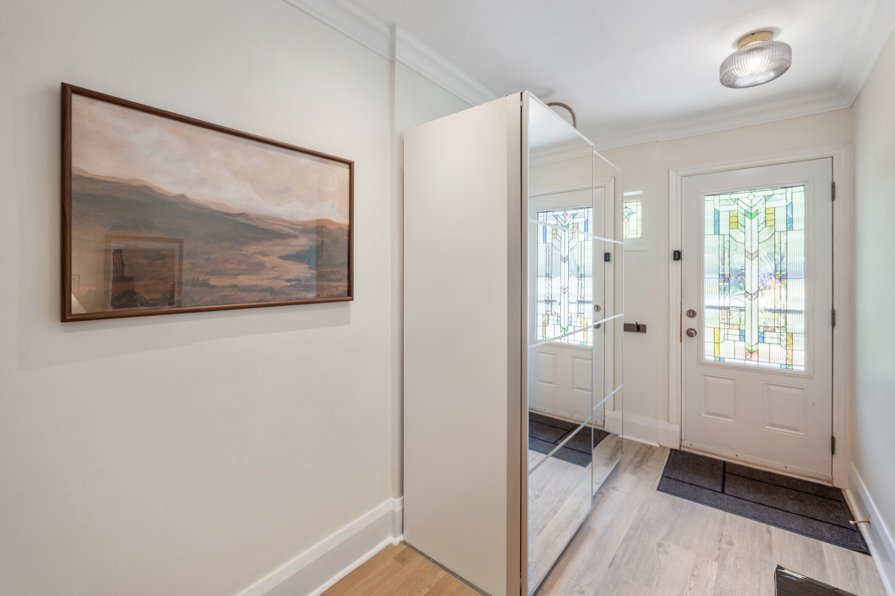 26 Main Street interior 24