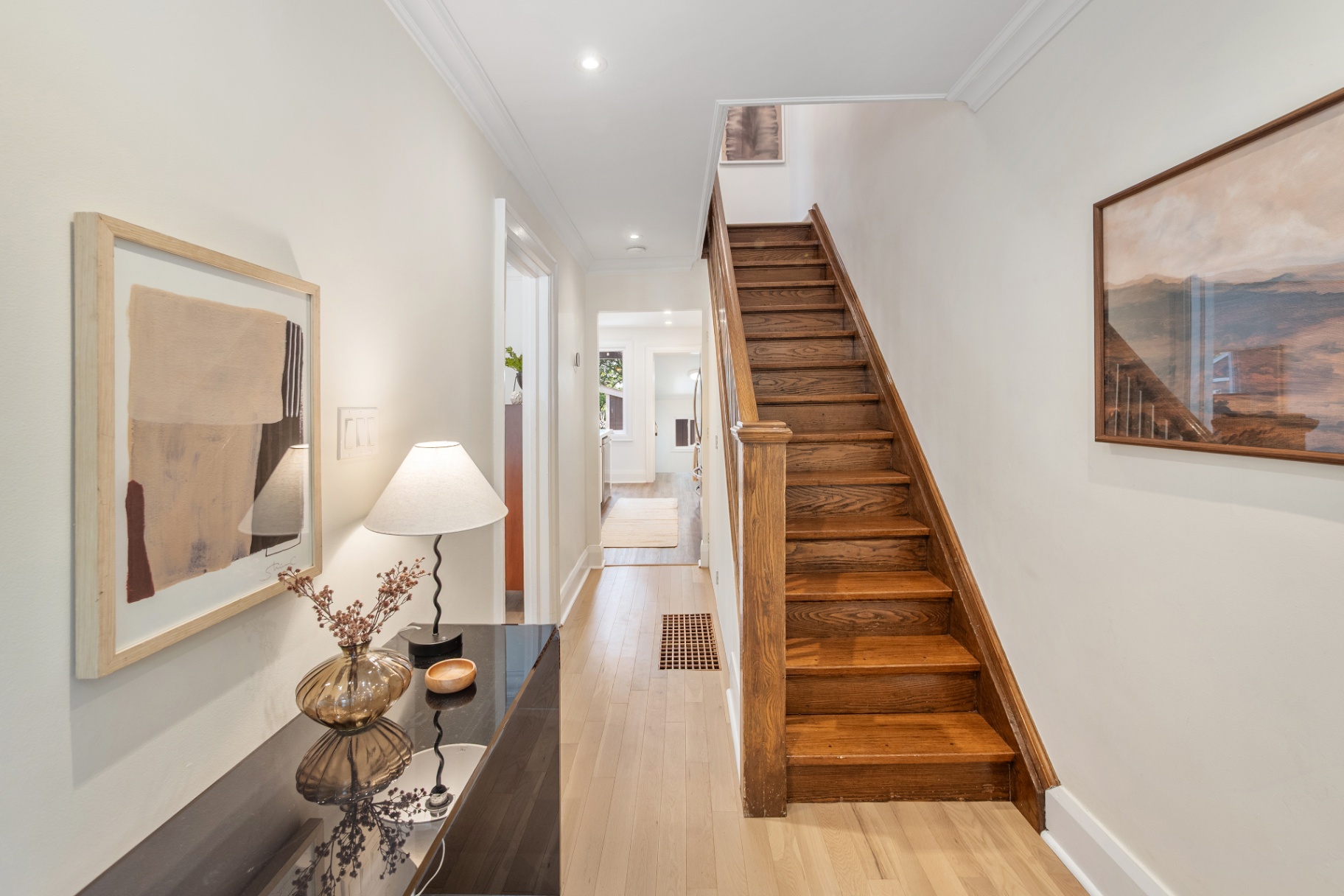 26 Main Street interior 25